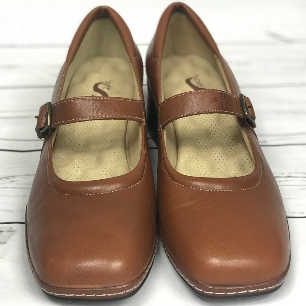 SoftWalk Mary Janes Brown Size 8 NWOB